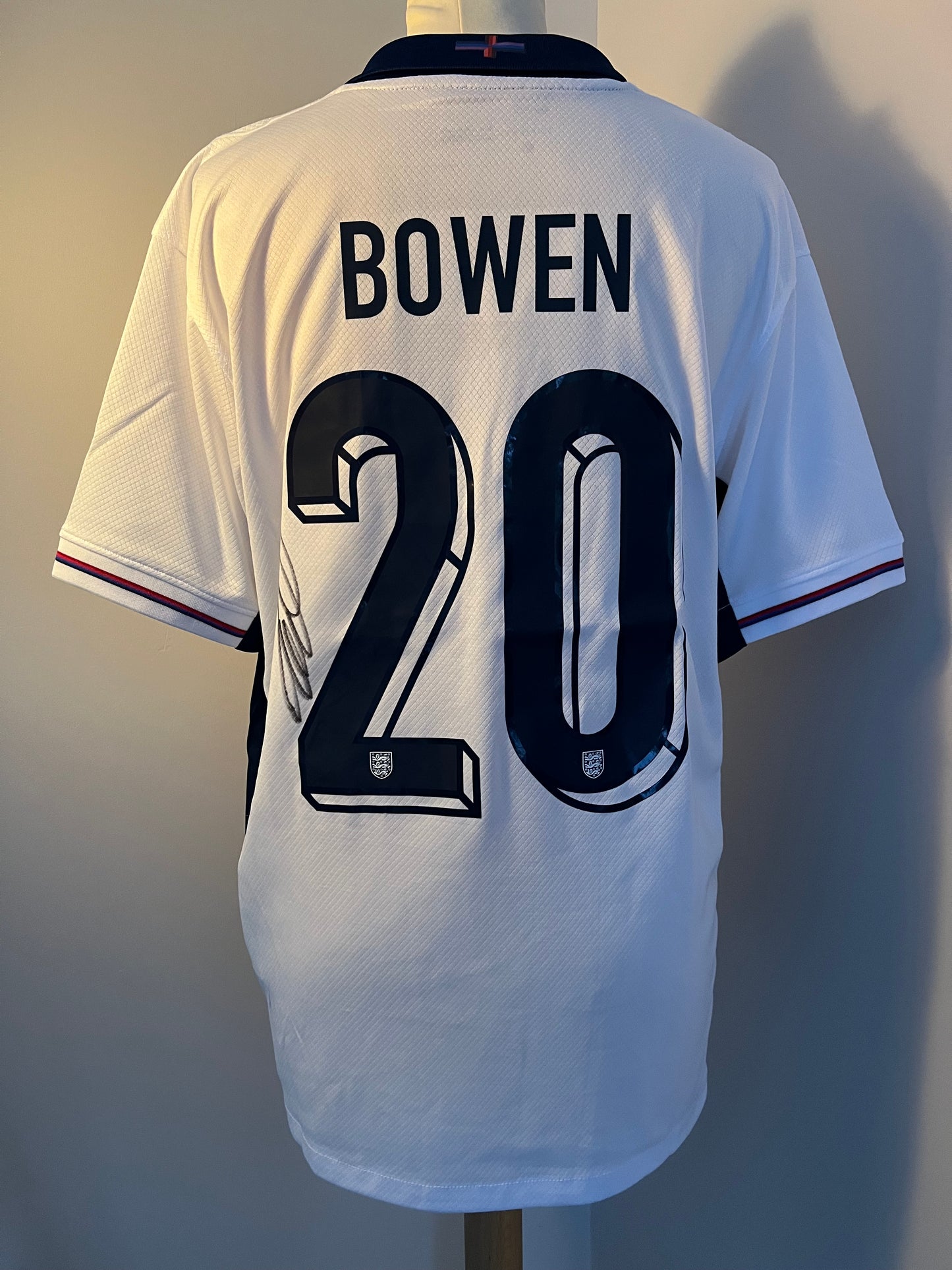 Jarrod Bowen hand signed England home shirt
