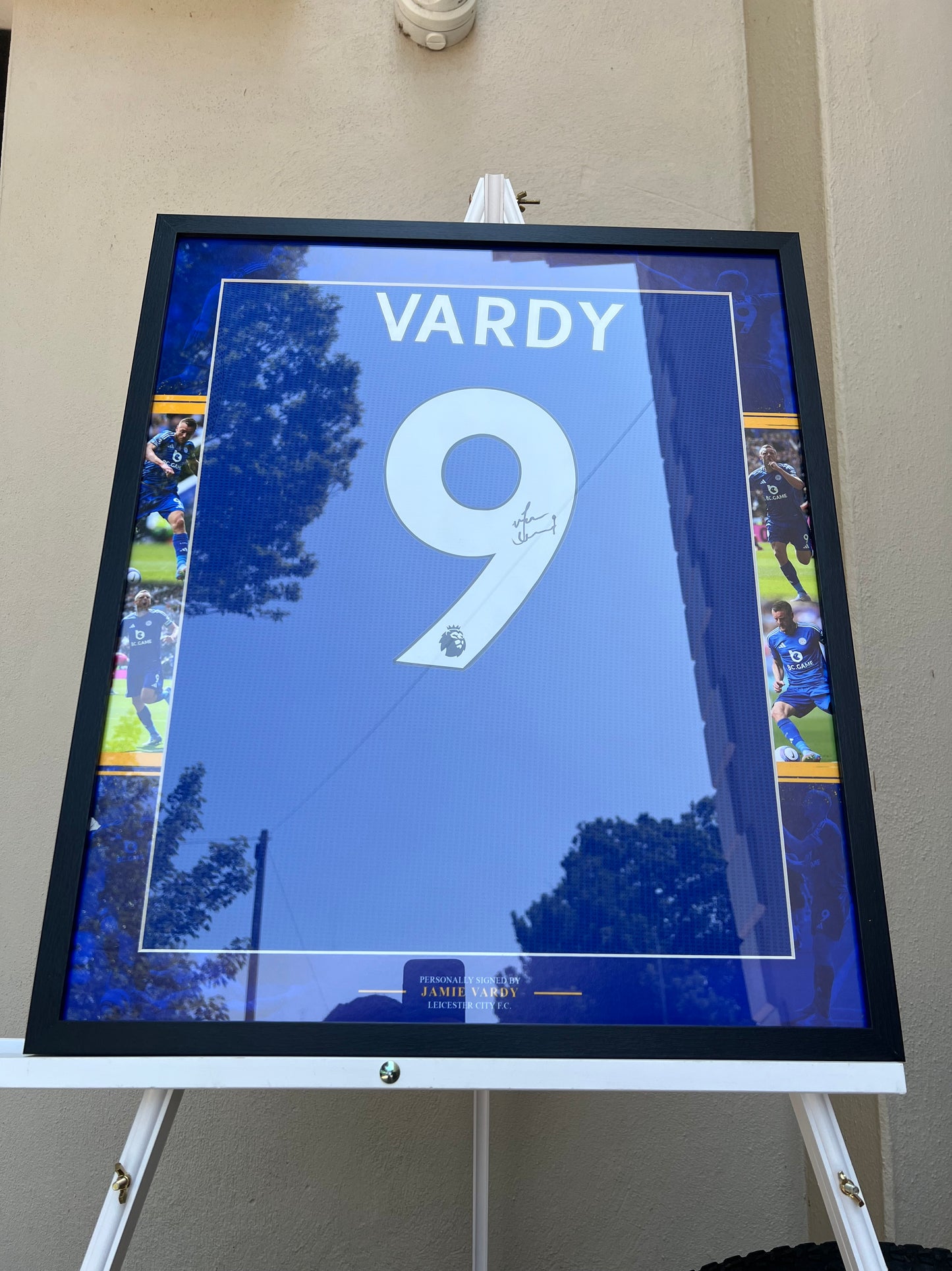 Framed Jamie Vardy hand signed Leicester city home shirt