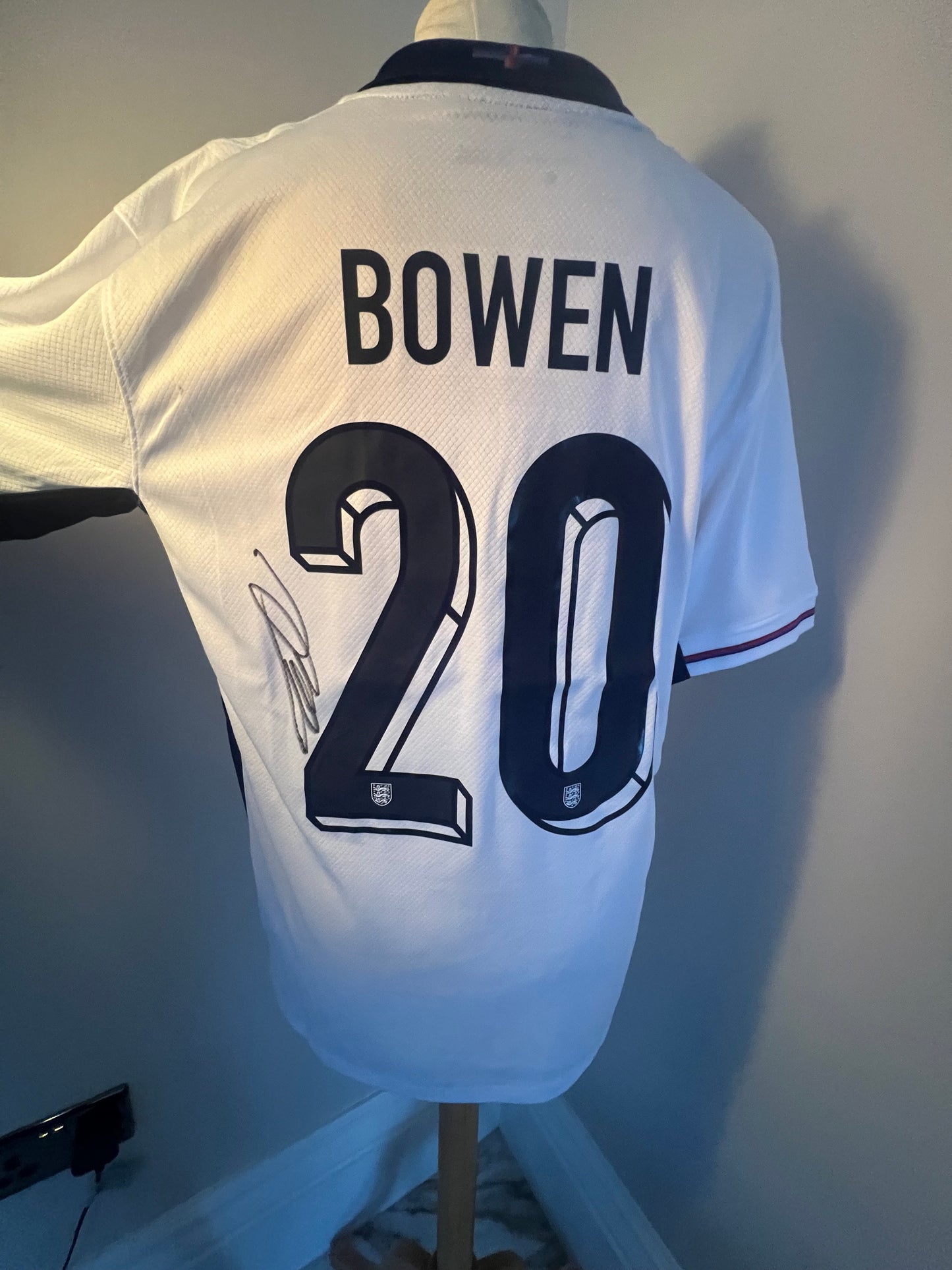 Jarrod Bowen hand signed England home shirt