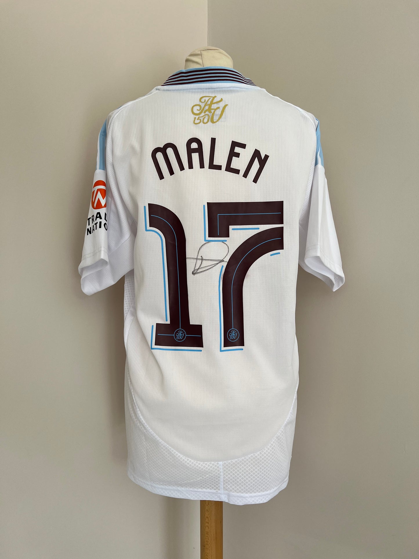 Donyell malen hand signed Aston Villa away kit