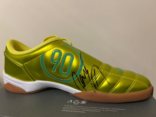 T90 limited edition Brazil edition hand signed by Roberto Carlos